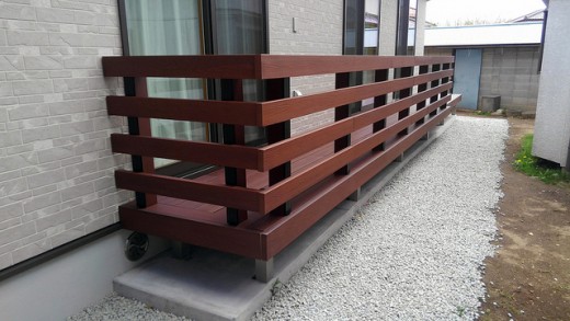 フェンスのある彩木ガーデンデッキ（実例01）