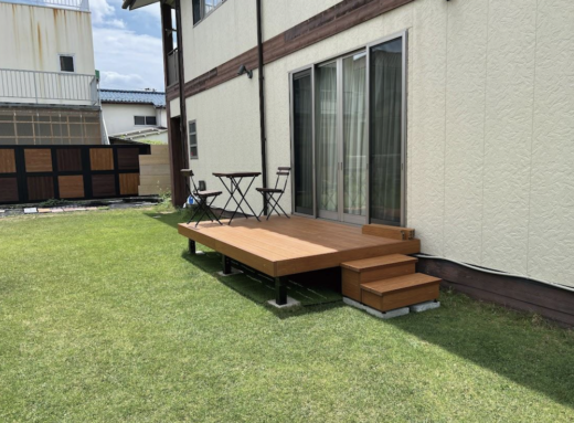 ウッドデッキにDIYで屋根を設置！メリットや適切な素材を解説！