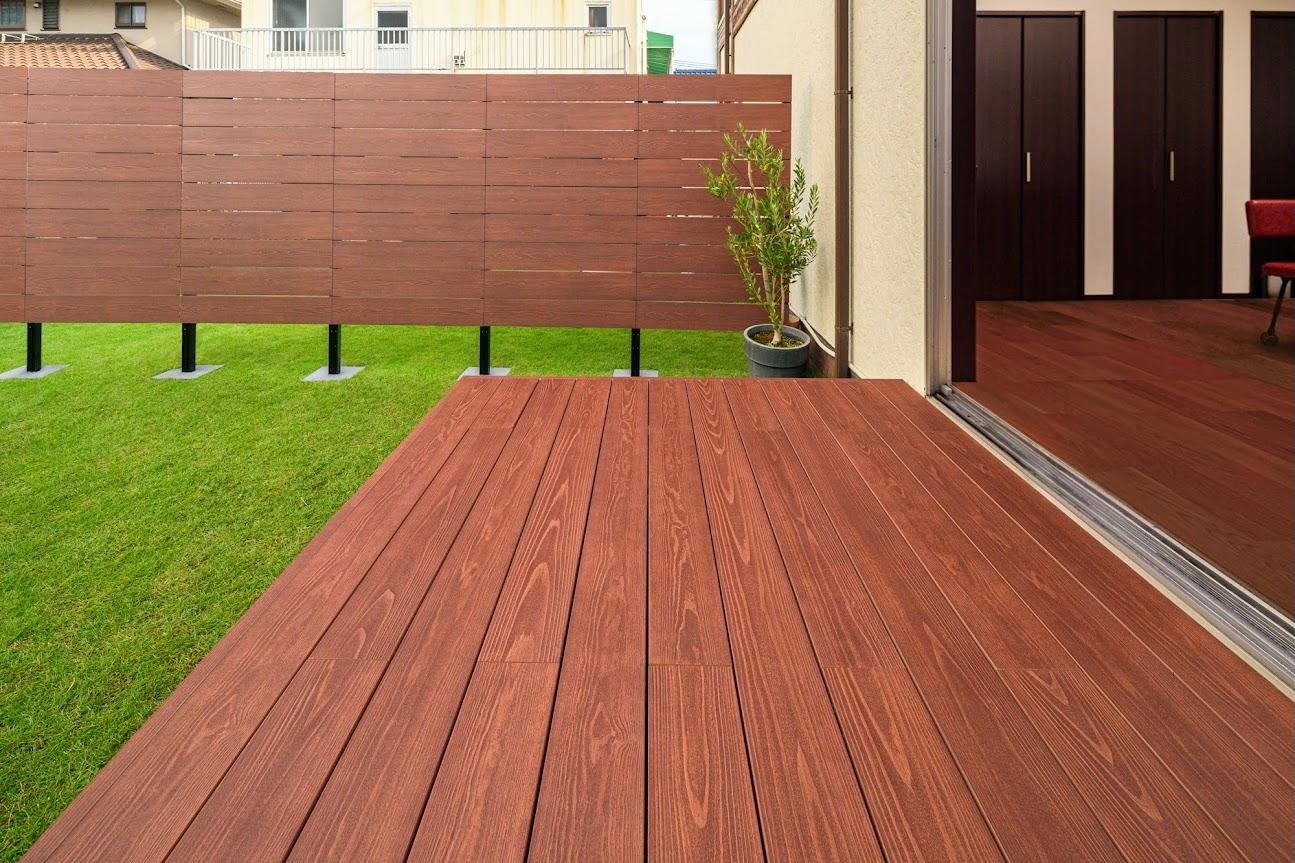 中庭にウッドデッキをつくるメリット