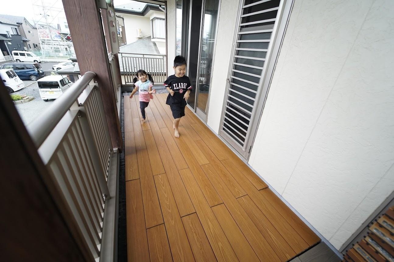 そもそもベランダにはウッドデッキを設置しても良い?