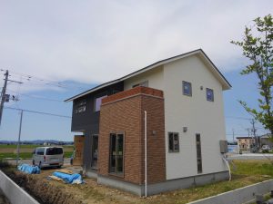 20170627-KIMG0654　彩木バルコニー手摺　ATE04の施工例