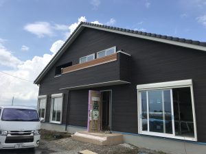 20210730-IMG_4158　彩木バルコニー手摺　AYMB04の施工例